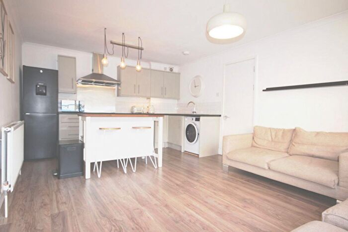 2 Bedroom Flat To Rent In Hellings Street, Hellings Street, Wapping, E1W
