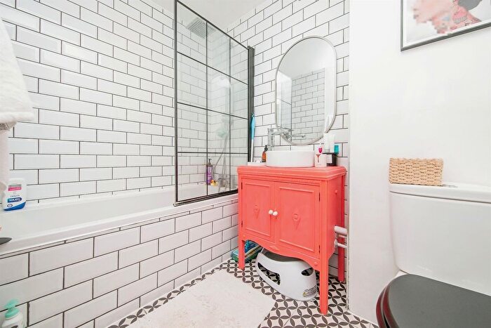 2 Bedroom Terraced House For Sale In Hampton Court Close, Colchester, CO2