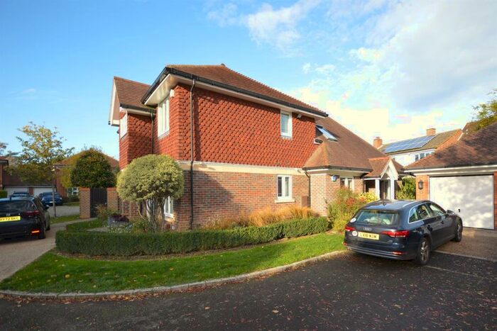 4 Bedroom Semi-Detached House To Rent In Spindrift Mews, Bosham, Chichester, PO18