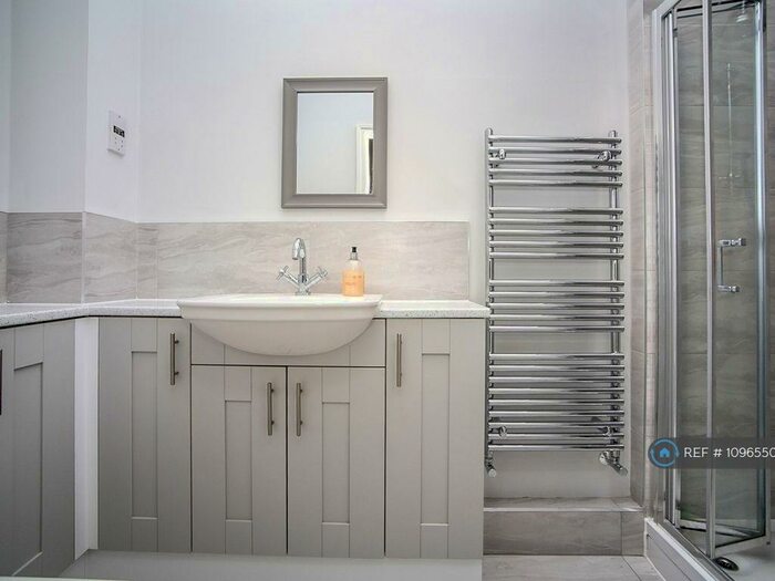 4 Bedroom Terraced House To Rent In Angelica Square, Maidstone, ME16