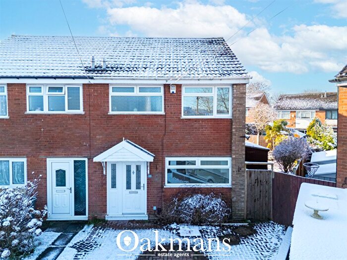 3 Bedroom Semi Detached House For Sale In Moat Farm Drive, Birmingham, B32