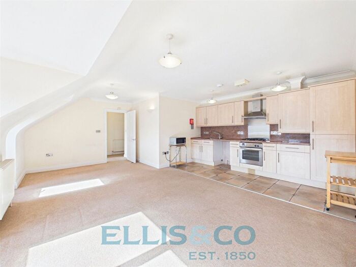 1 Bedroom Flat To Rent In St. Eanswythe's Court, Tonbridge, Kent, TN9