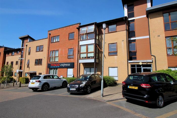 1 Bedroom Flat To Rent In Commonwealth Drive, Crawley, West Sussex., RH10