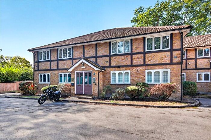 1 Bedroom Apartment For Sale In Aragon Court, Bracknell, Berkshire, RG12
