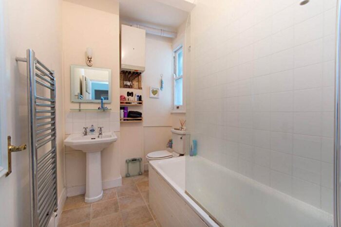1 Bedroom Flat To Rent In Prince Of Wales Drive, Prince Of Wales Drive, London, SW11