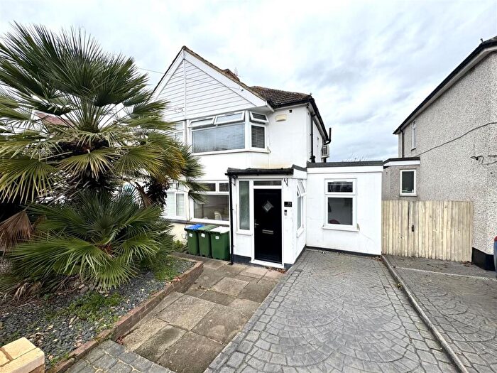 2 Bedroom Semi Detached House For Sale In Holmsdale Grove, Bexleyheath, DA7