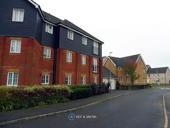 2 Bedroom Flat To Rent In Carter Close, Hawkinge, Folkestone, CT18