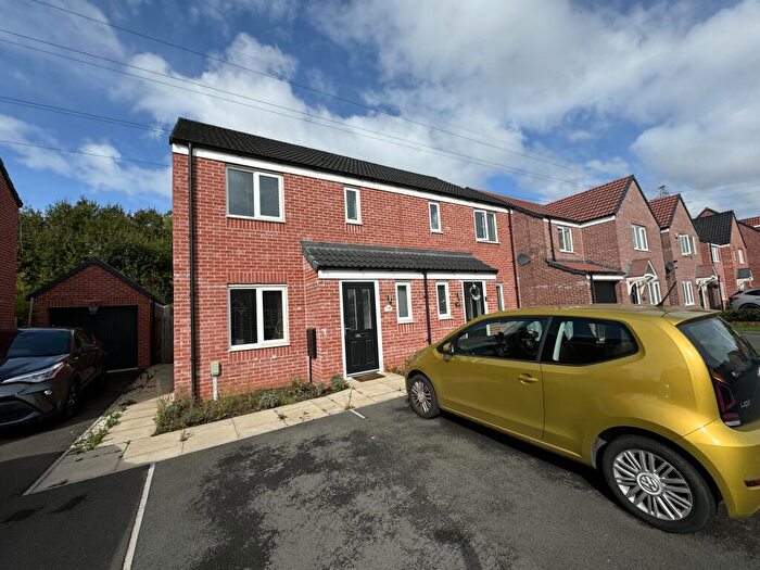 3 Bedroom Semi-Detached House To Rent In First Oak Drive, Clipstone, NG21