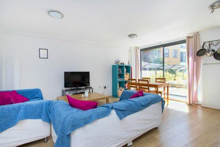 2 Bedroom Flat To Rent In Valentia Place, SW9