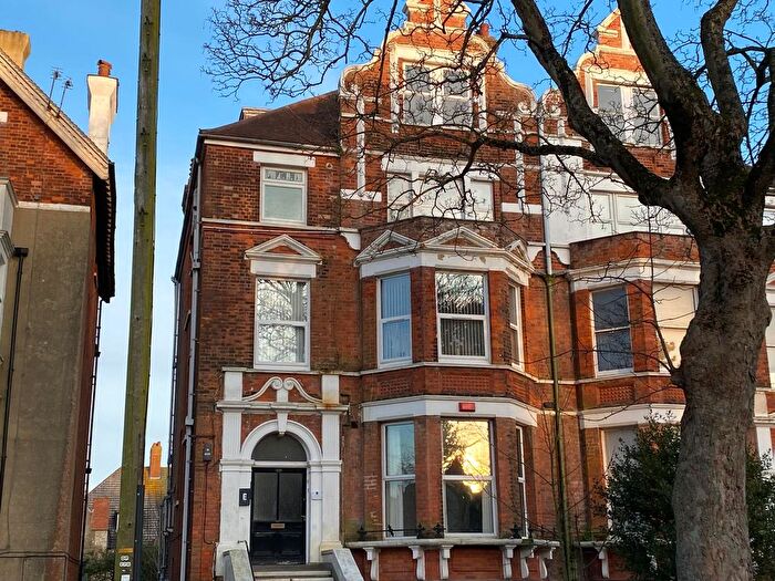 1 Bedroom Flat To Rent In Edinburgh Place, Earls Avenue, Folkestone, CT20