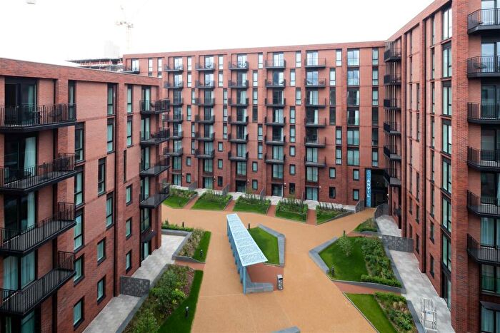 3 Bedroom Apartment To Rent In New Maker Yards, M5