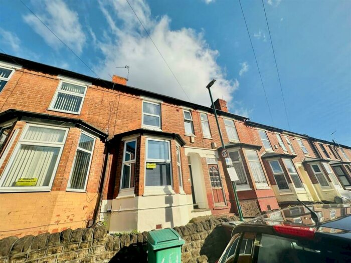 6 Bedroom House To Rent In Teversal Avenue, Nottingham, NG7