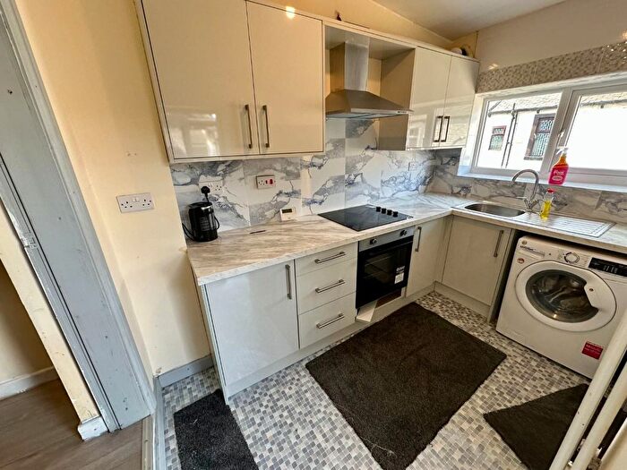 2 Bedroom Flat To Rent In Padiham Road, Burnley, BB12