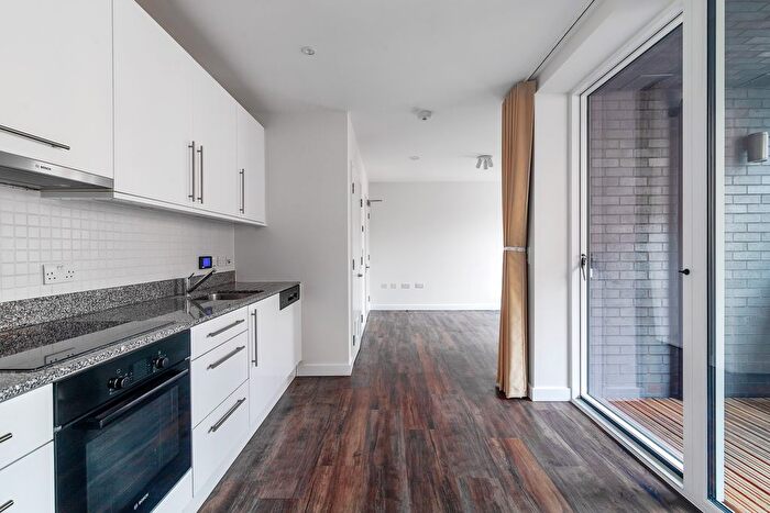 1 Bedroom Flat To Rent In Mercer Walk, London, WC2H