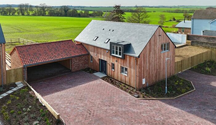 4 Bedroom Detached House For Sale In Manor Farm, Great Raveley, Huntingdon, PE28