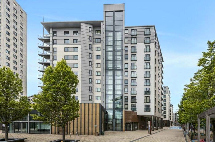 2 Bedroom Apartment To Rent In McClure House, Leeds, LS10