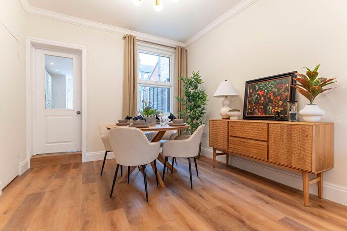 3 Bedroom Terraced House For Sale In Smeaton Road, Woodford Green, IG8