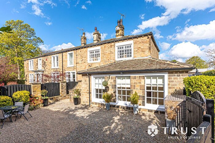 2 Bedroom Semi-Detached House For Sale In Roberttown Lane, Liversedge, WF15