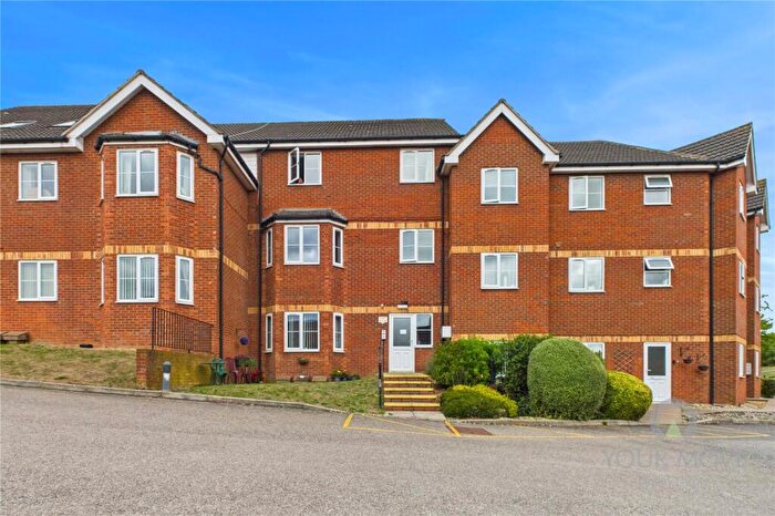 2 Bedroom Flat For Sale In Lower Street, Kettering, NN16