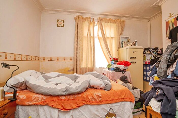 3 Bedroom Terraced House For Sale In Comet Street, Adamsdown, Cardiff, CF24