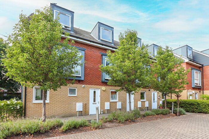 3 Bedroom Town House For Sale In Cedar Way, Poole, BH12