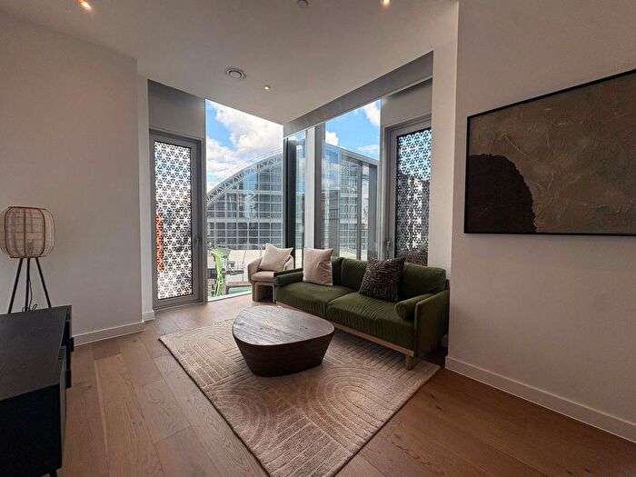 2 Bedroom Flat To Rent In Great Bridgewater Street, Manchester, Greater Manchester, M1