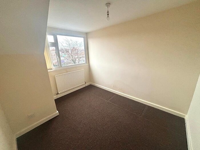 3 Bedroom Flat To Rent In Allendale Road, Sunderland, SR3