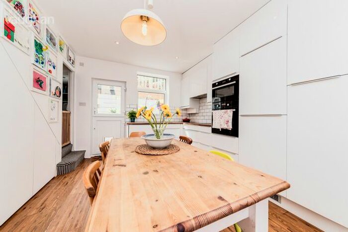 3 Bedroom Flat To Rent In Kingsley Road, Brighton, BN1