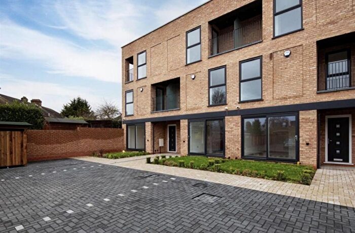 4 Bedroom Semi Detached House For Sale In Chase Road, London, N14