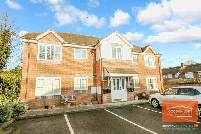2 Bedroom Flat To Rent In Woodcroft Close, Pelsall, WS3