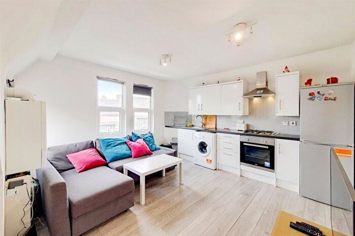 1 Bedroom Flat To Rent In Streatham High Road, London, SW16