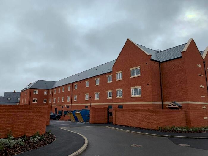 2 Bedroom Flat To Rent In Brackley, Helene Close, NN13