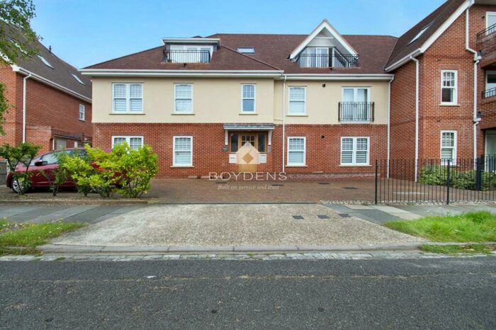 2 Bedroom Flat To Rent In Harold Road, Frinton On Sea, CO13