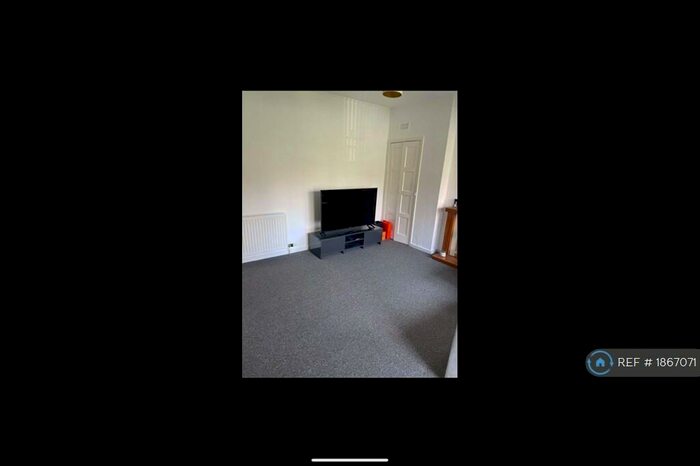 2 Bedroom Flat To Rent In Prospecthill Road, Glasgow, G42