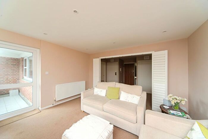 1 Bedroom Flat For Sale In Grasshoppers, The Drive, Hove, East Sussex, BN3