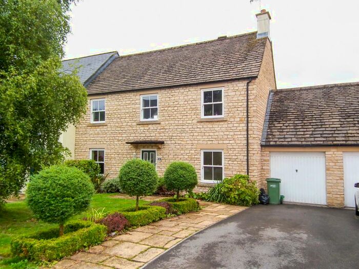 4 Bedroom End Of Terrace House To Rent In Beaumont Square, Wotton Under Edge, GL12