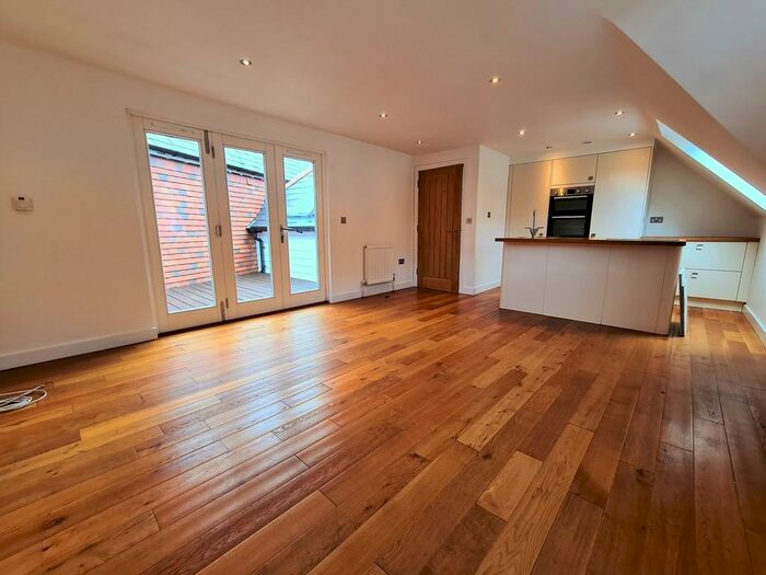 1 Bedroom Apartment To Rent In High Street, Lyndhurst, SO43