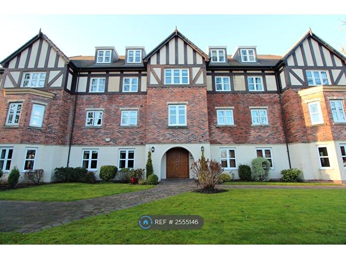 2 Bedroom Flat To Rent In Hopwood Manor, Heywood, OL10
