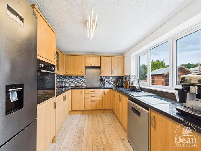 3 Bedroom Detached House For Sale In Bracken Drive, Lydney, GL15
