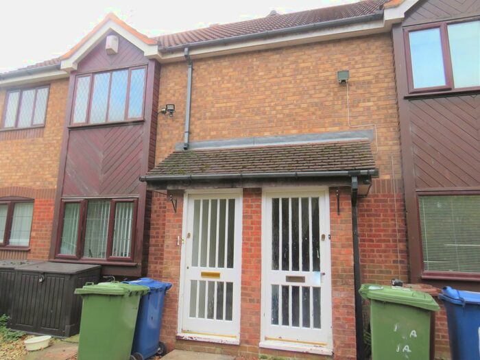 1 Bedroom Flat To Rent In Almond Close, Cannock, WS11