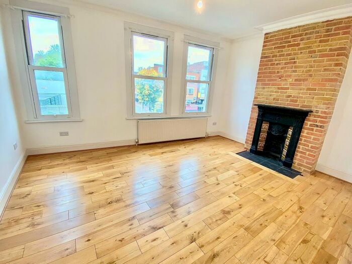 2 Bedroom Flat To Rent In Lea Bridge Road, Leyton, E10