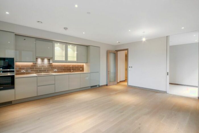 3 Bedroom Flat To Rent In Ryeland Boulevard, London, SW18