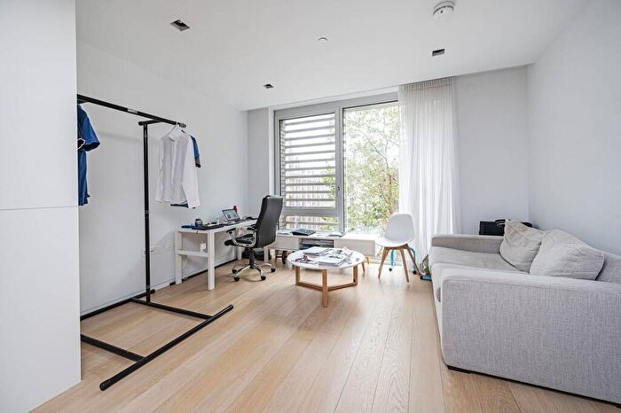 1 Bedroom Flat For Sale In Bartholomew Close, Farringdon, London, EC1A