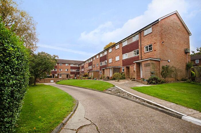 2 Bedroom Maisonette For Sale In Levylsdene, Merrow, Guildford, GU1