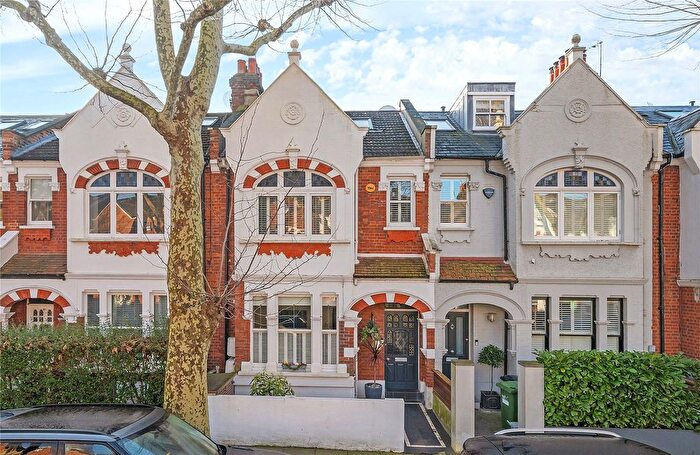 3 Bedroom Flat For Sale In Niton Street, Fulham, London, SW6