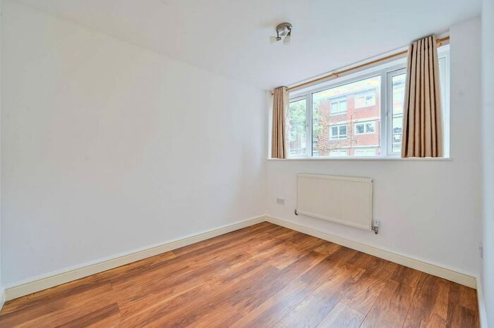 4 Bedroom Property To Rent In Davern Close, Greenwich, London, SE10