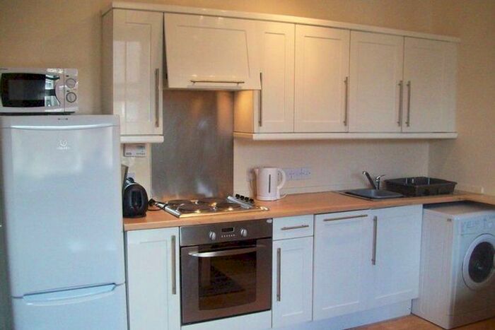 2 Bedroom Flat To Rent In Clepington Road, Dundee DD3