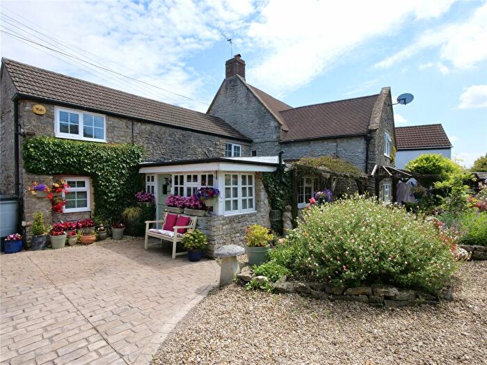 3 Bedroom Semi-Detached House For Sale In Stoney Stratton, BA4