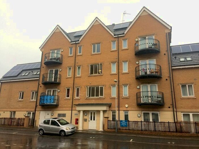 1 Bedroom Flat To Rent In Varcoe Gardens, Hayes, UB3