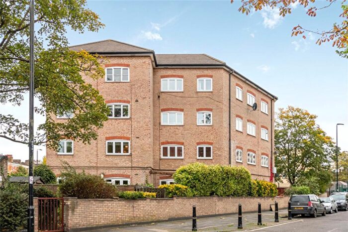 2 Bedroom Apartment To Rent In Chesil Court, Bonner Road, London, E2